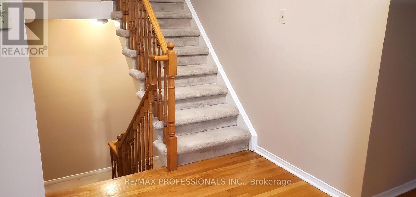2545 Addingham Crescent, Oakville, Ontario  L6J 7K7 - Photo 18 - W12446669