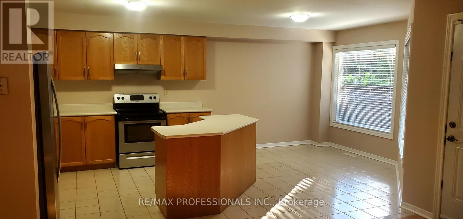 2545 Addingham Crescent, Oakville, Ontario  L6J 7K7 - Photo 7 - W12446669