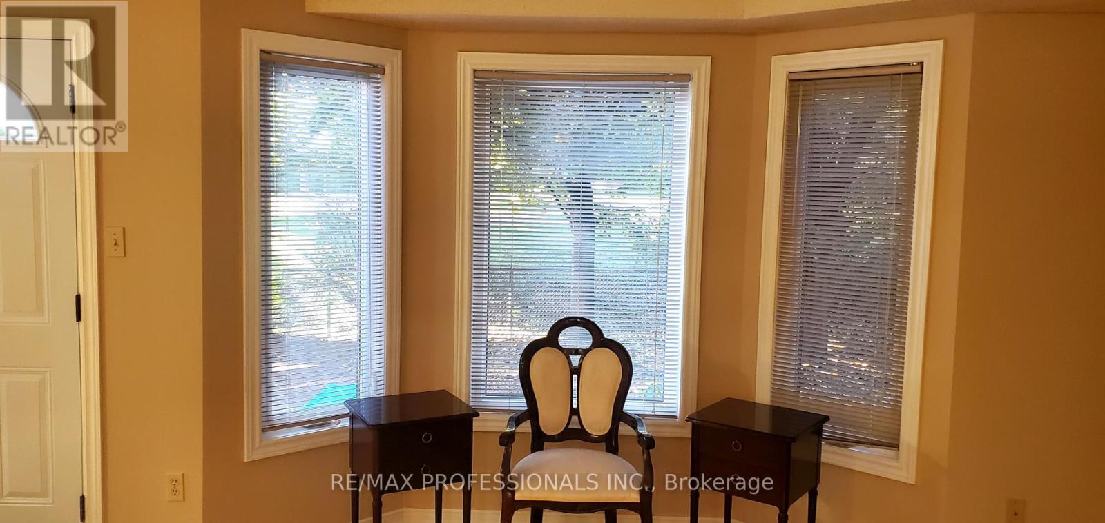 2545 Addingham Crescent, Oakville, Ontario  L6J 7K7 - Photo 8 - W12446669