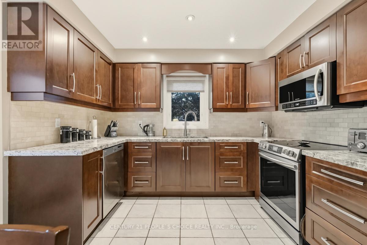 5374 Fallingbrook Drive, Mississauga, Ontario  L5V 1P7 - Photo 10 - W12446672