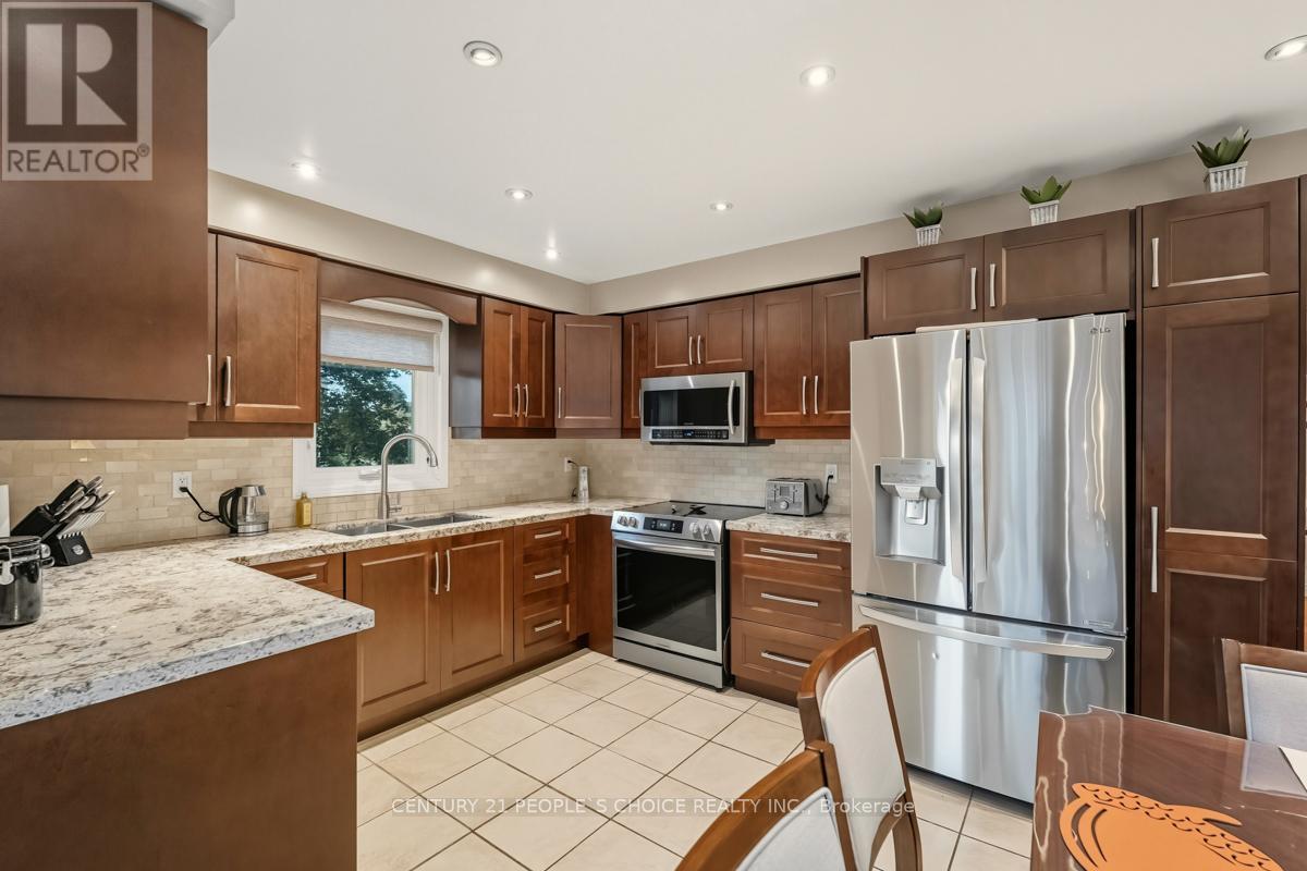 5374 Fallingbrook Drive, Mississauga, Ontario  L5V 1P7 - Photo 11 - W12446672