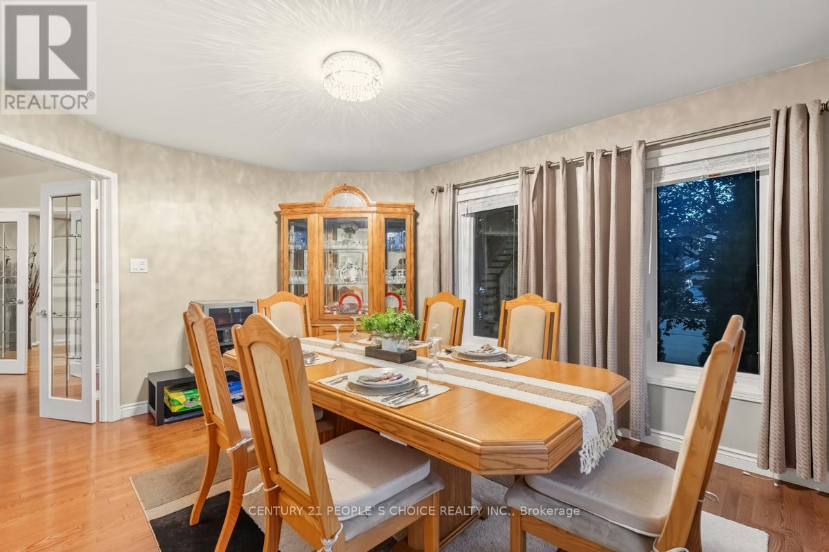 5374 Fallingbrook Drive, Mississauga, Ontario  L5V 1P7 - Photo 14 - W12446672