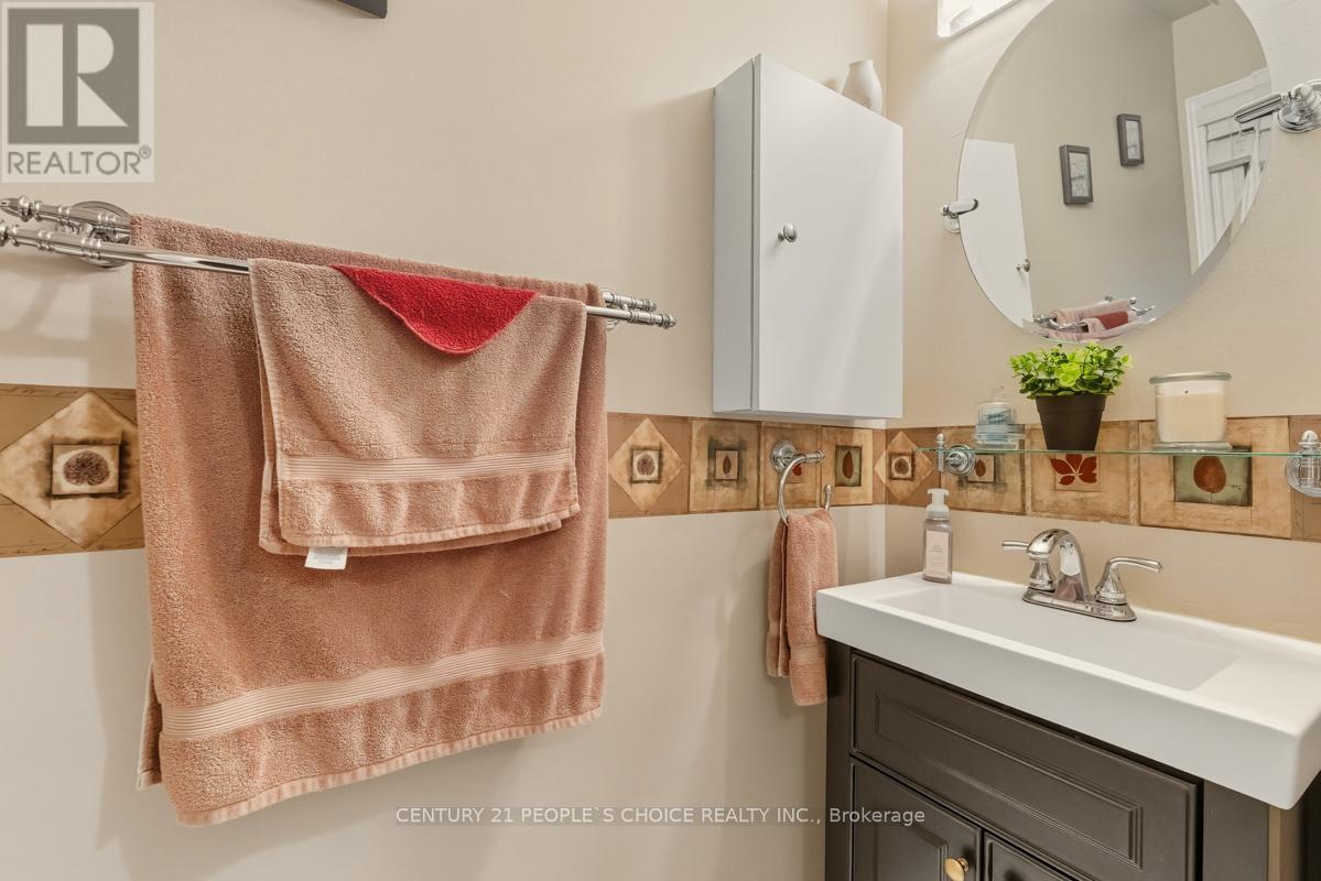 5374 Fallingbrook Drive, Mississauga, Ontario  L5V 1P7 - Photo 17 - W12446672