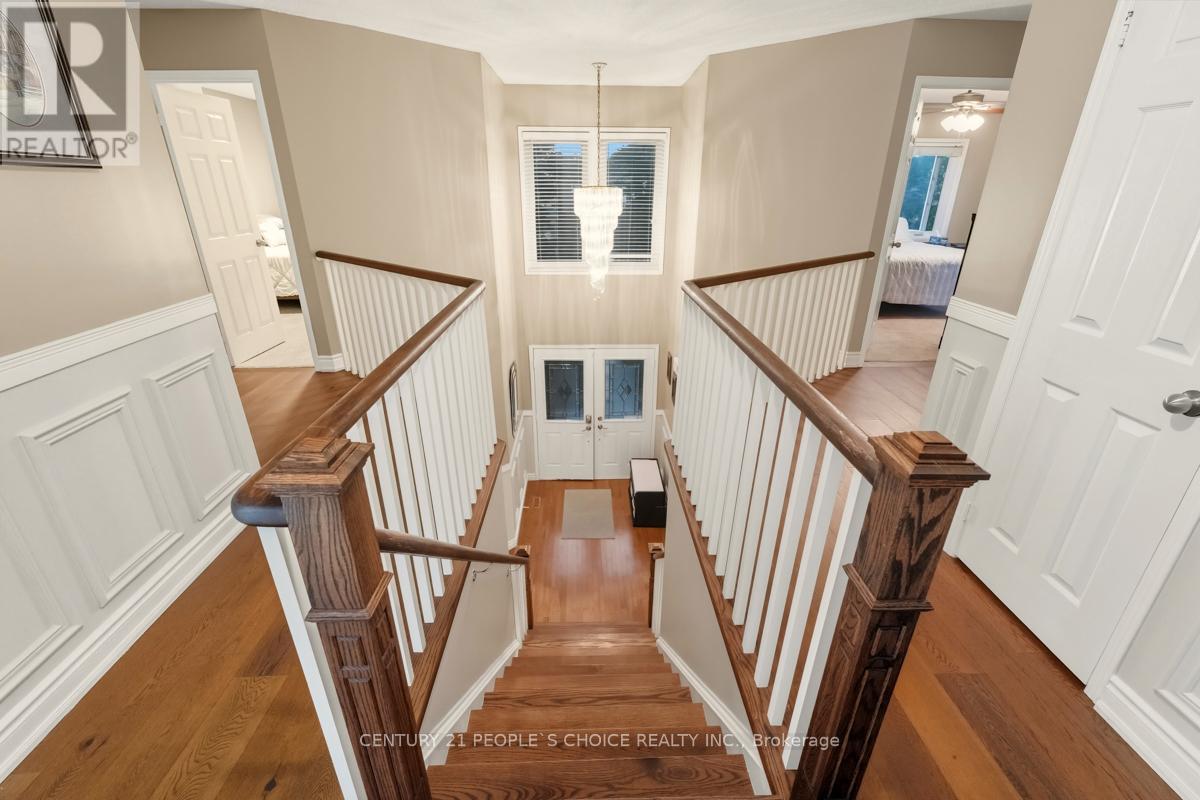 5374 Fallingbrook Drive, Mississauga, Ontario  L5V 1P7 - Photo 18 - W12446672