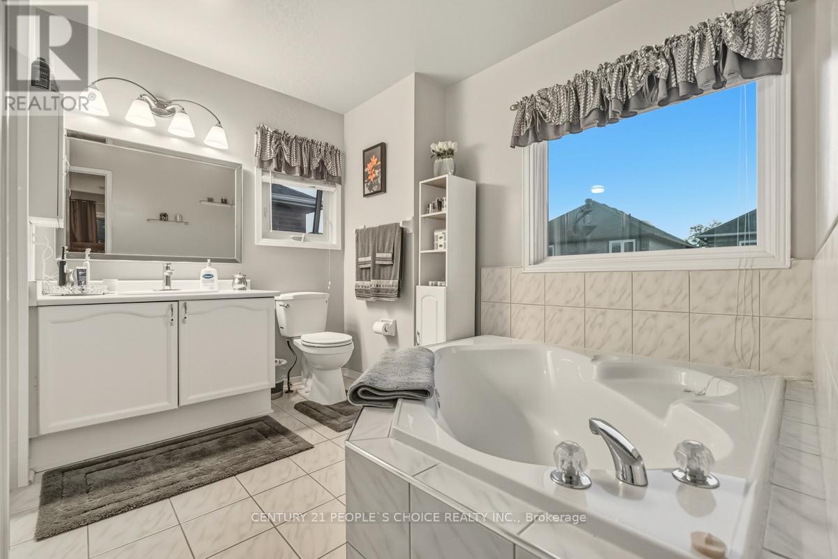5374 Fallingbrook Drive, Mississauga, Ontario  L5V 1P7 - Photo 21 - W12446672