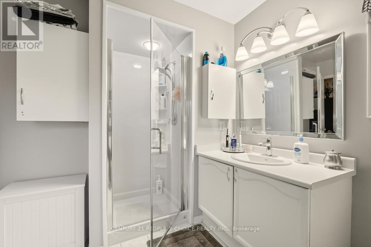 5374 Fallingbrook Drive, Mississauga, Ontario  L5V 1P7 - Photo 22 - W12446672