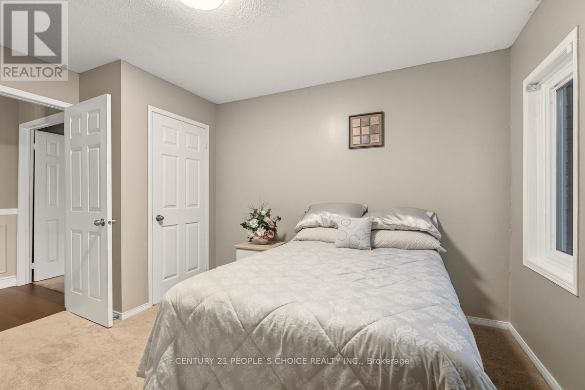 5374 Fallingbrook Drive, Mississauga, Ontario  L5V 1P7 - Photo 24 - W12446672