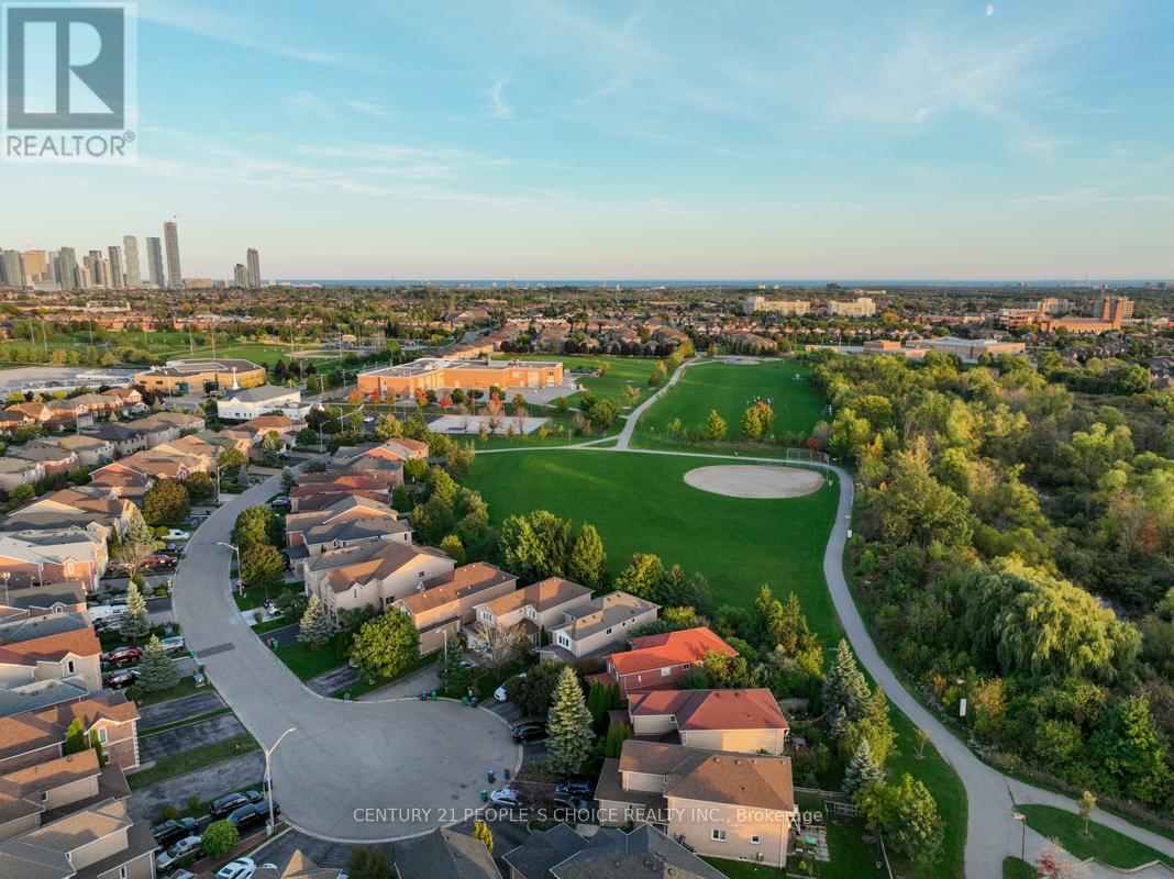 5374 Fallingbrook Drive, Mississauga, Ontario  L5V 1P7 - Photo 48 - W12446672