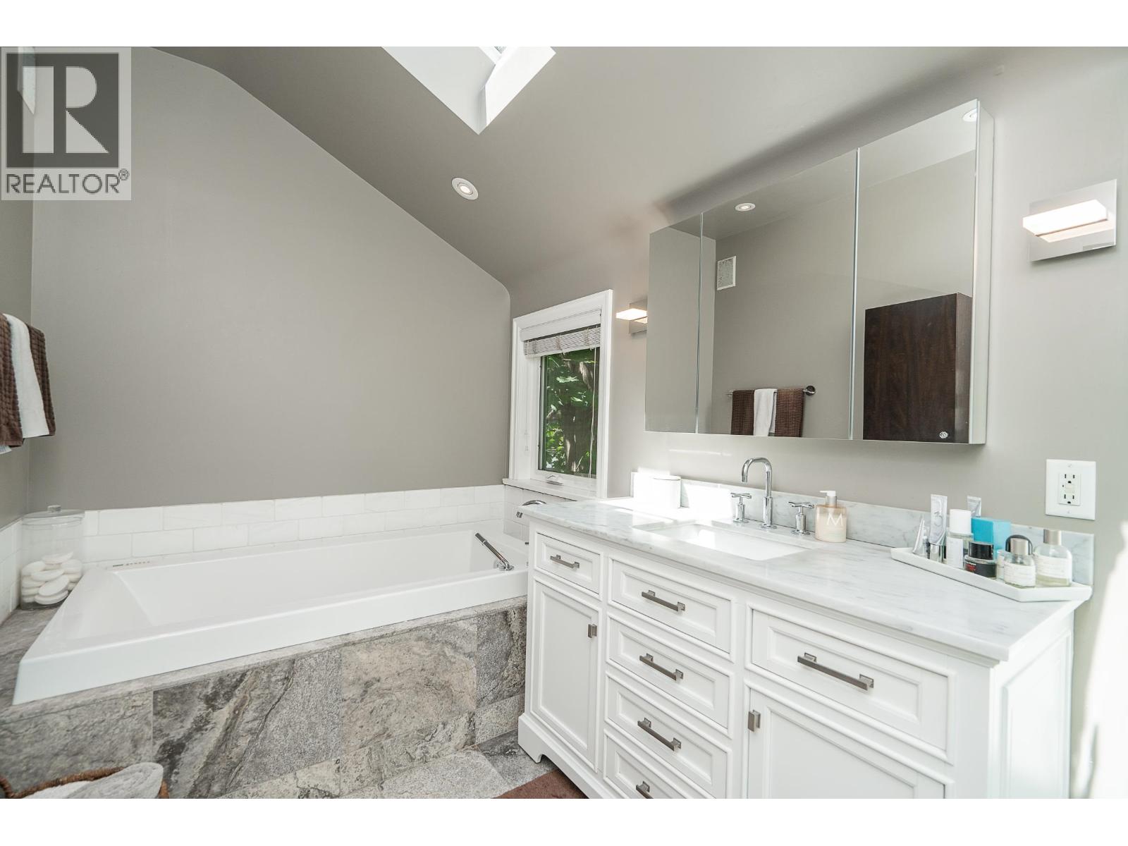 3821 W Broadway, Vancouver, British Columbia  V6R 2C2 - Photo 19 - R3038034