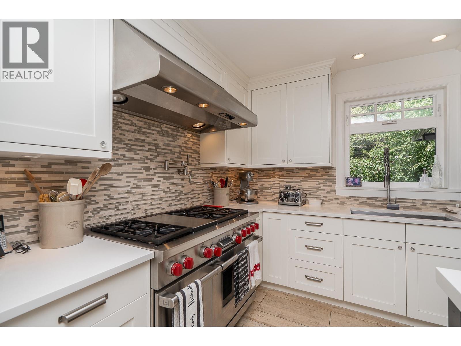 3821 W Broadway, Vancouver, British Columbia  V6R 2C2 - Photo 12 - R3038034