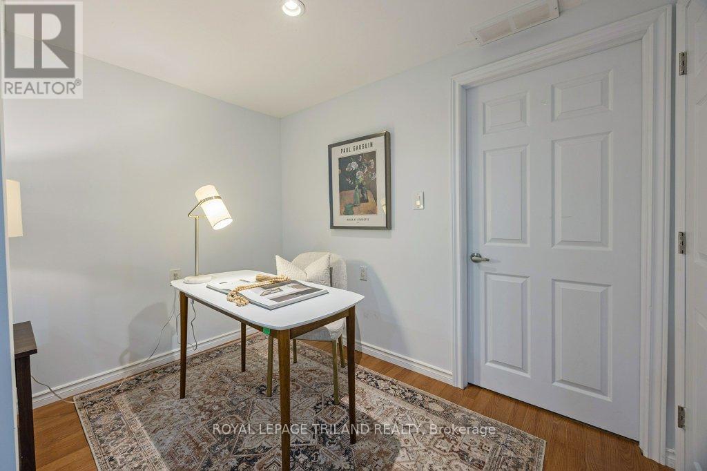 122 Golfdale Crescent, London South, Ontario  N6C 5X6 - Photo 27 - X12446733