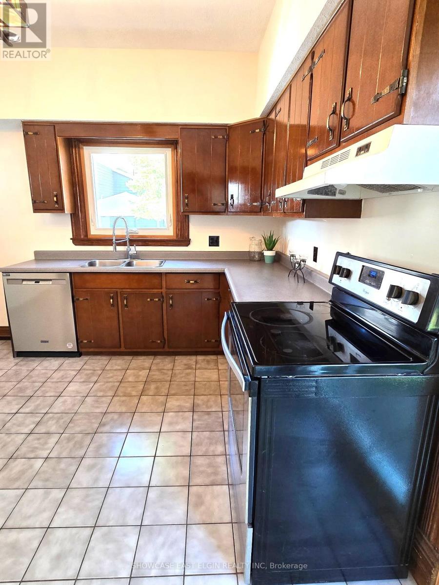 45 Pine Street E, Aylmer, Ontario  N5H 1N3 - Photo 12 - X12446734
