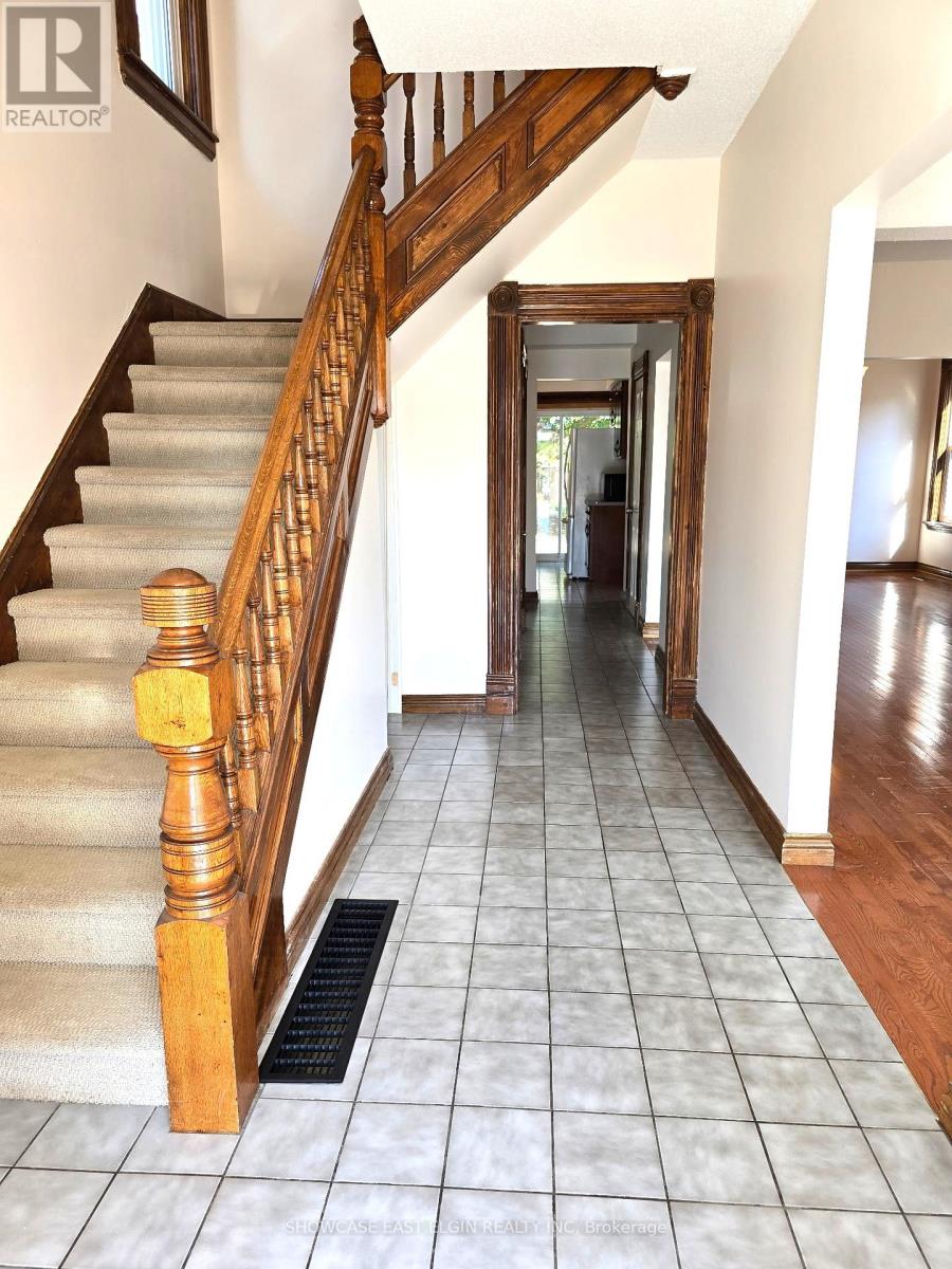 45 Pine Street E, Aylmer, Ontario  N5H 1N3 - Photo 3 - X12446734