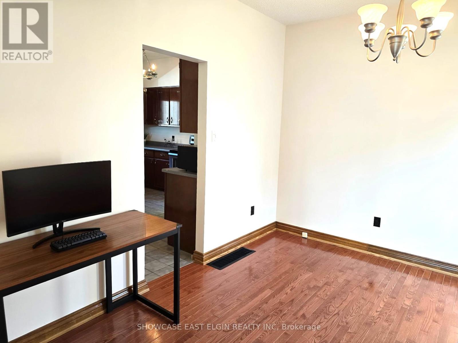 45 Pine Street E, Aylmer, Ontario  N5H 1N3 - Photo 9 - X12446734