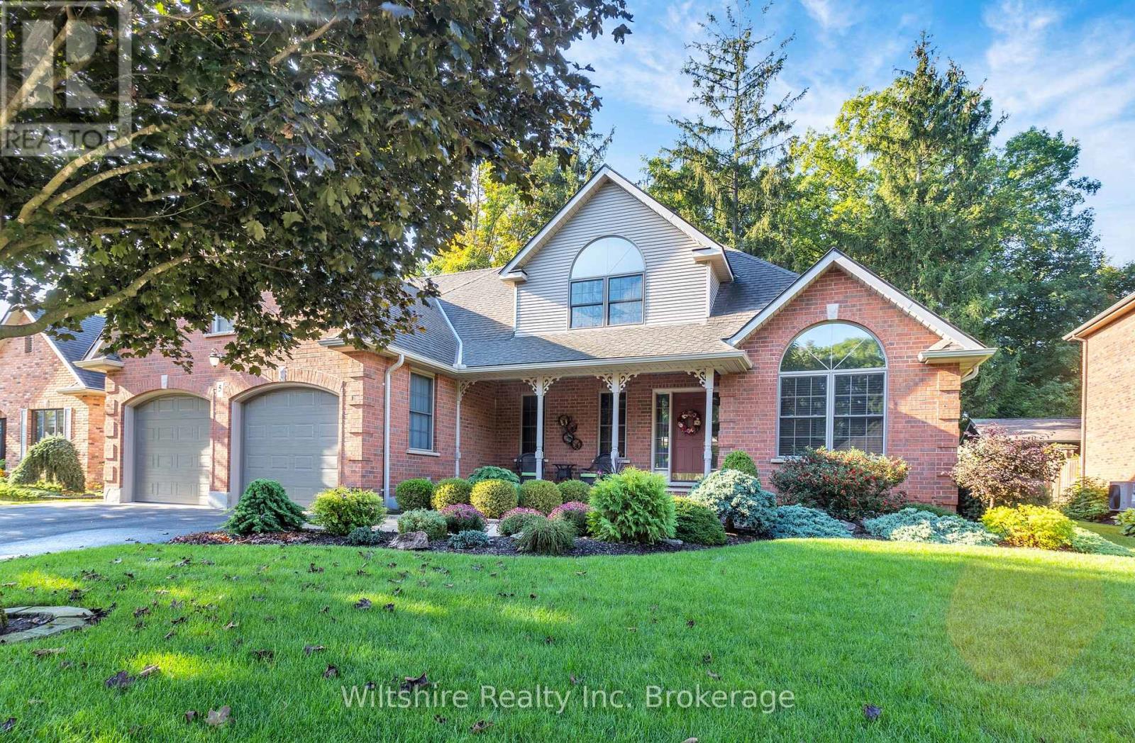 5 Whispering Pine Lane, Tillsonburg, Ontario  N4G 5V4 - Photo 1 - X12443081