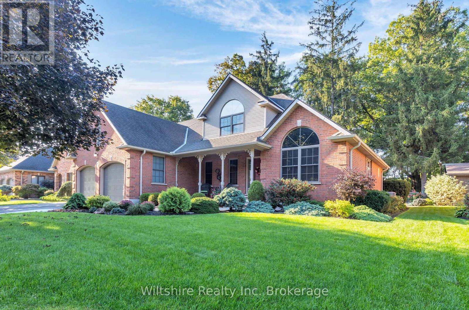 5 Whispering Pine Lane, Tillsonburg, Ontario  N4G 5V4 - Photo 2 - X12443081