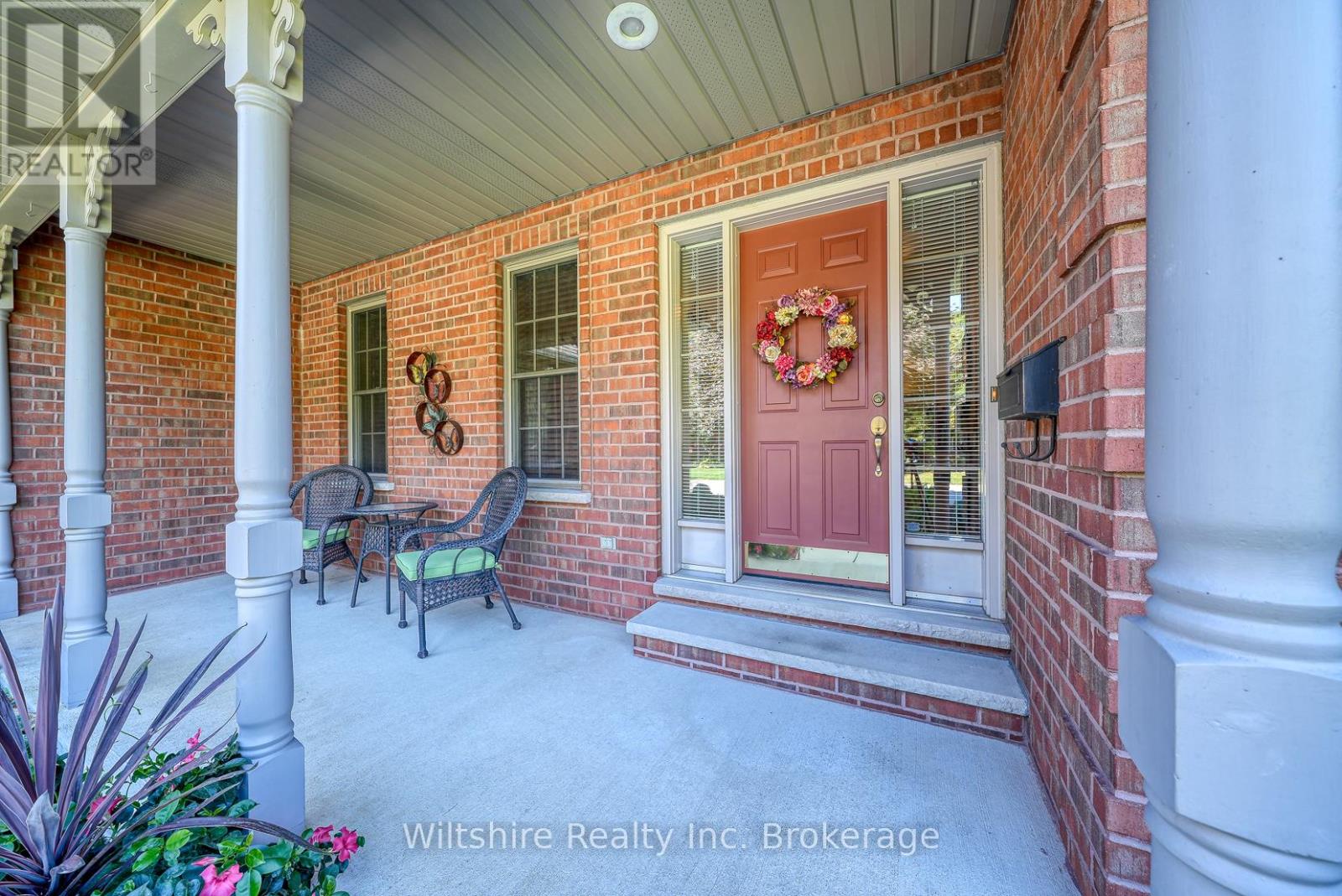 5 Whispering Pine Lane, Tillsonburg, Ontario  N4G 5V4 - Photo 7 - X12443081