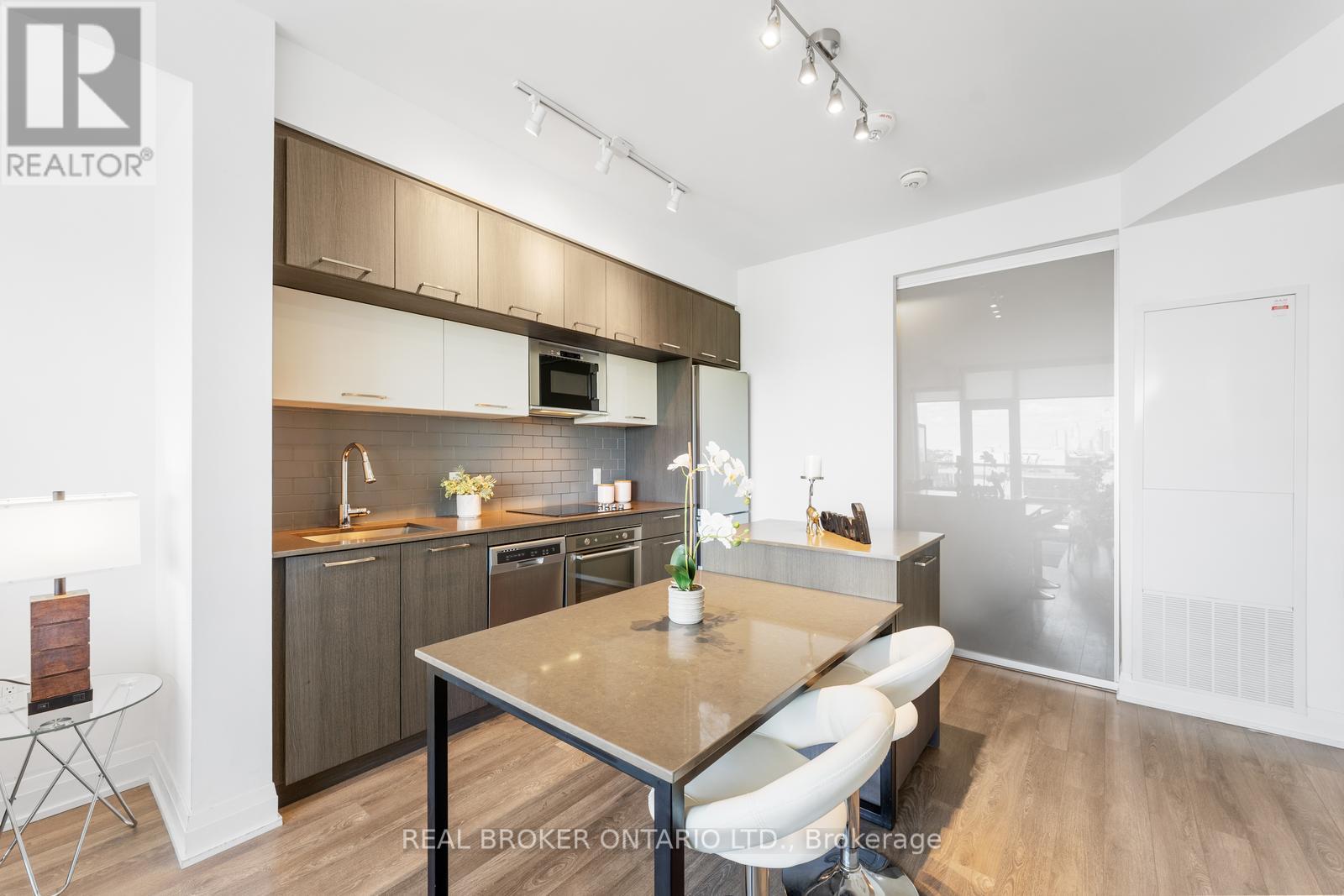 722 - 4800 Highway 7, Vaughan (East Woodbridge), Ontario  L4L 1H8 - Photo 11 - N12361926