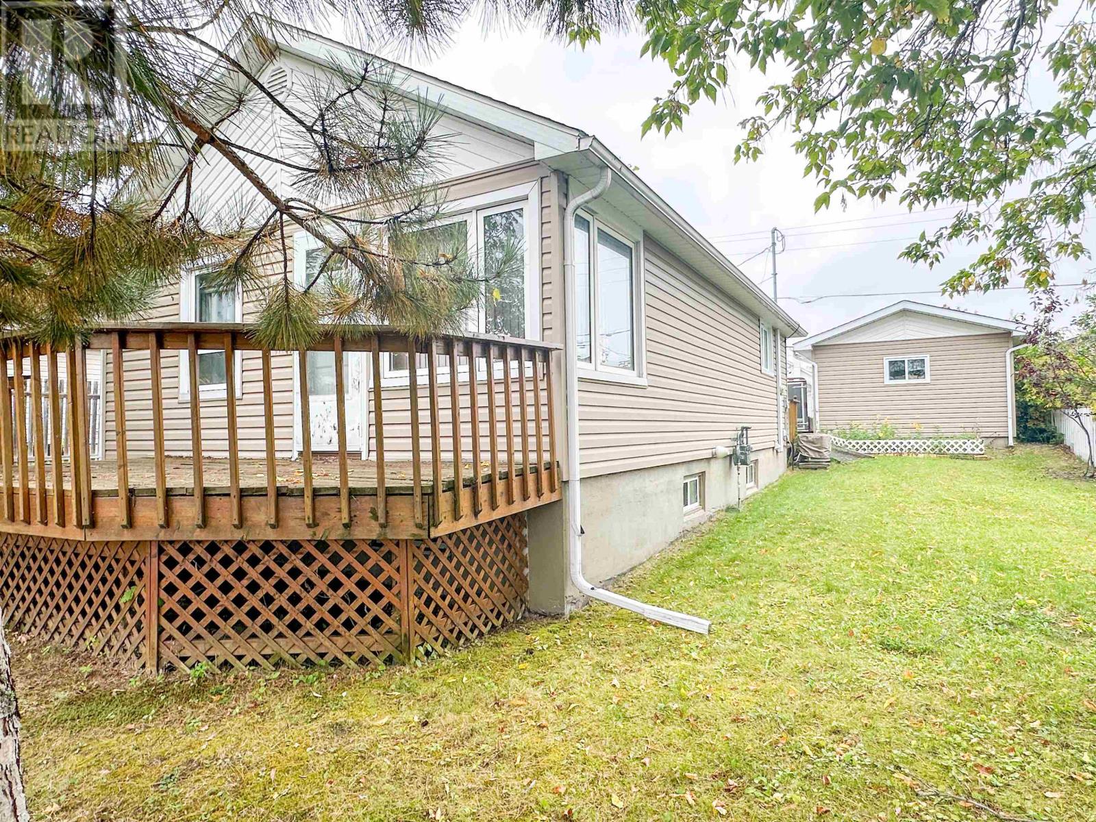 13 MacIntosh ST, Cochenour, Ontario