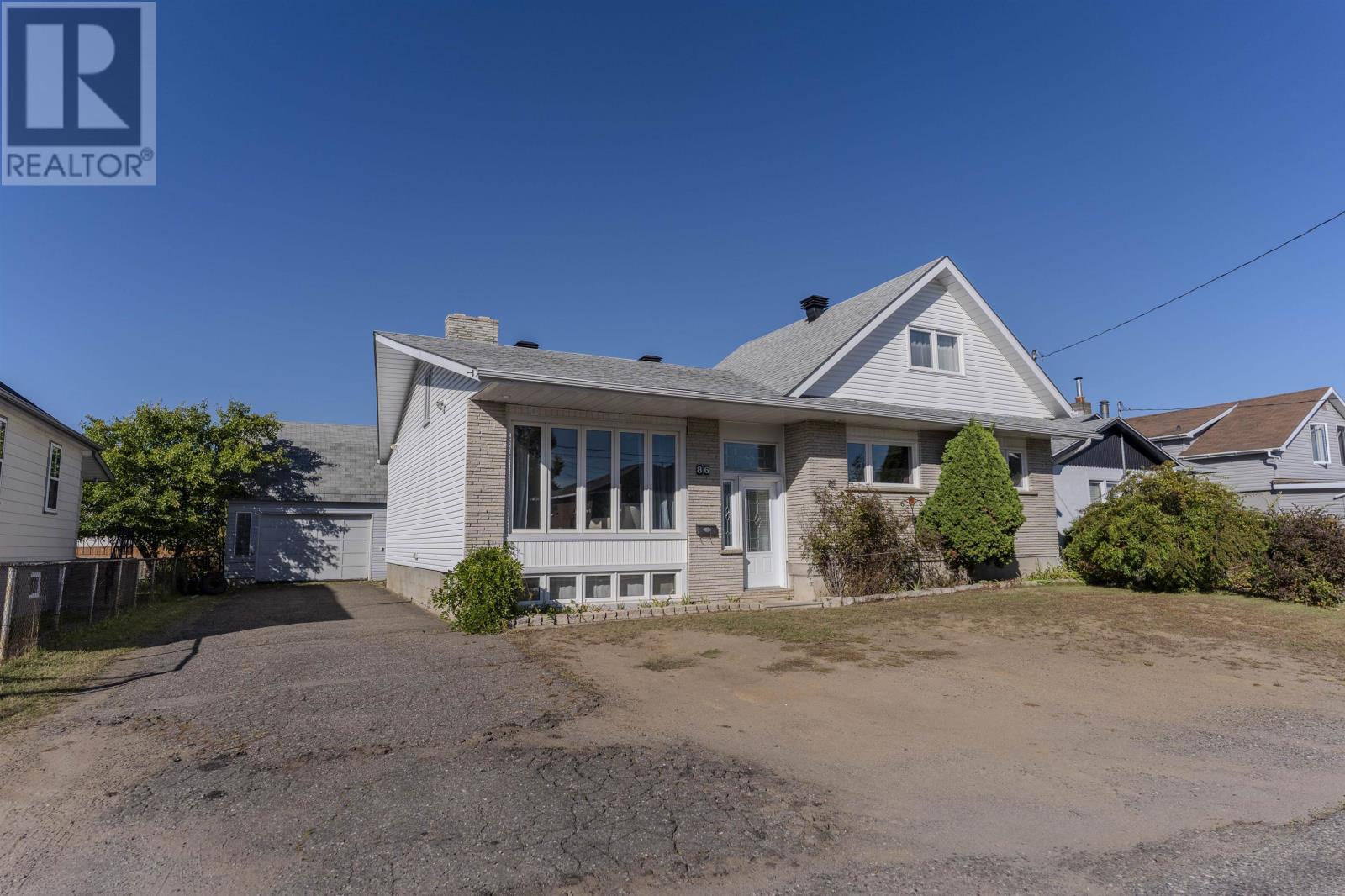 86 Mona St. E, THUNDER BAY, Ontario