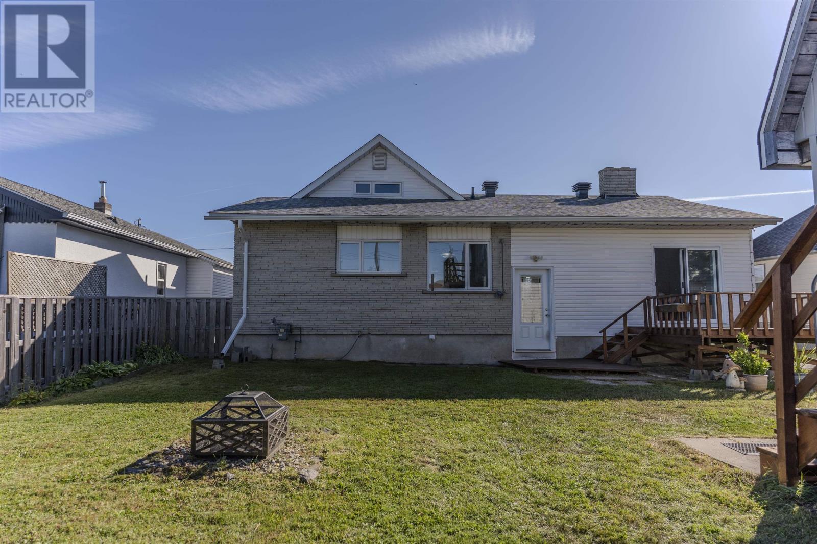 86 Mona St. E, Thunder Bay, Ontario  P7A 6Y1 - Photo 2 - TB253097