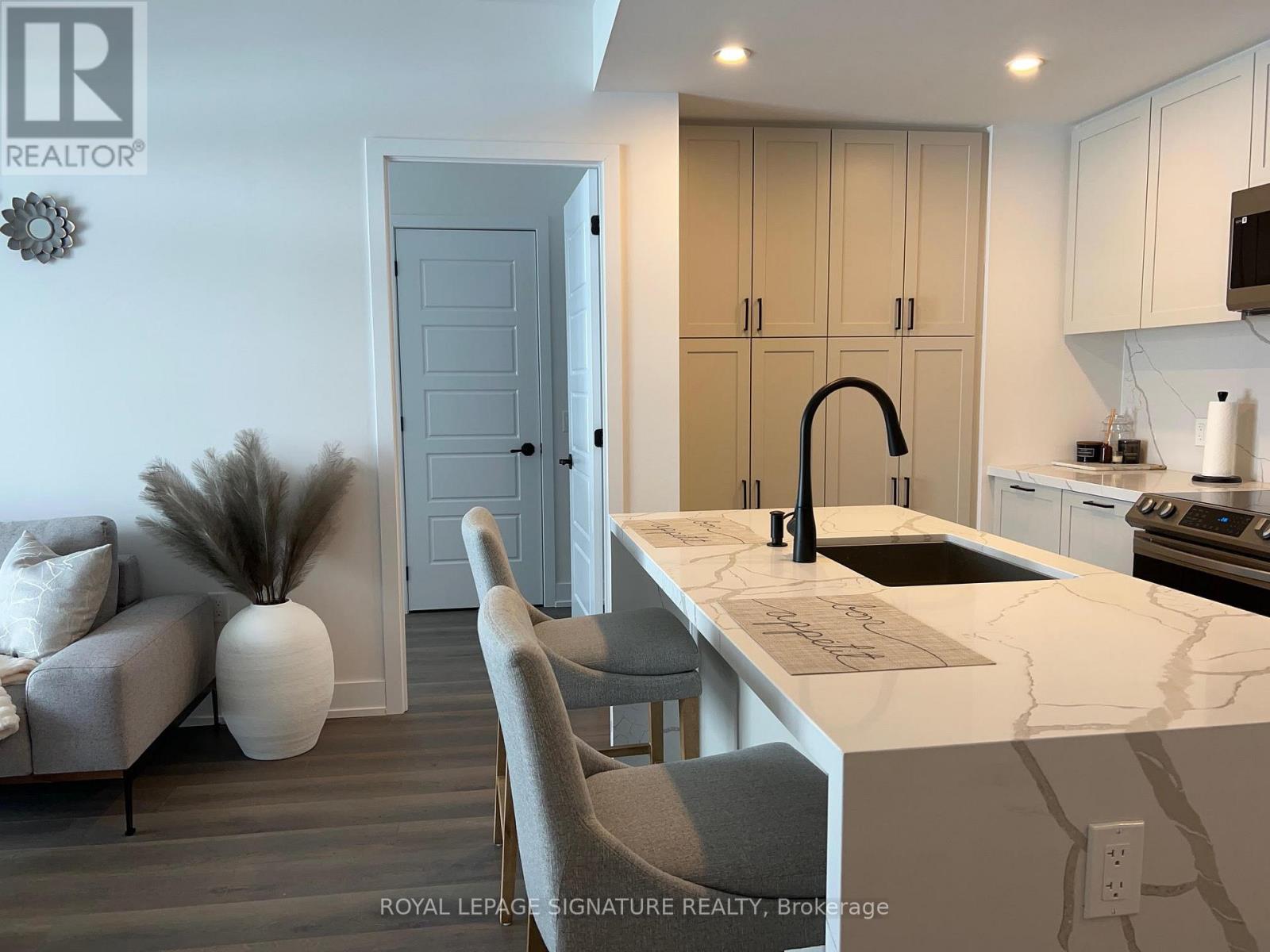 207 - 415 Sea Ray Avenue, Innisfil, Ontario  L9S 0R5 - Photo 2 - N12014701