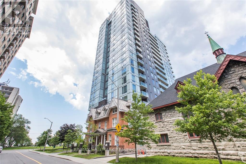 1202 - 428 Sparks Street, Ottawa, Ontario  K1R 0B3 - Photo 1 - X12446744