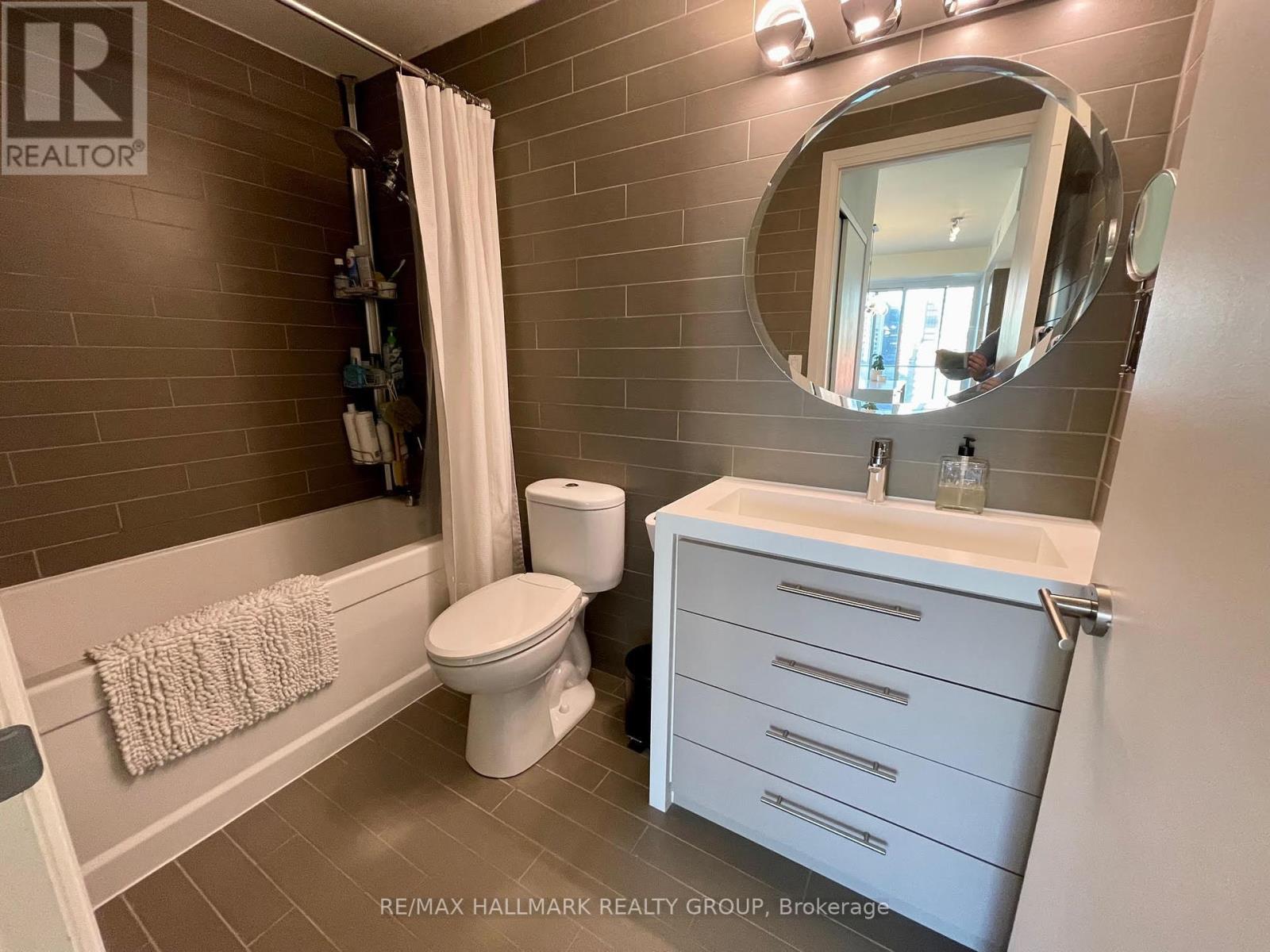 1202 - 428 Sparks Street, Ottawa, Ontario  K1R 0B3 - Photo 15 - X12446744