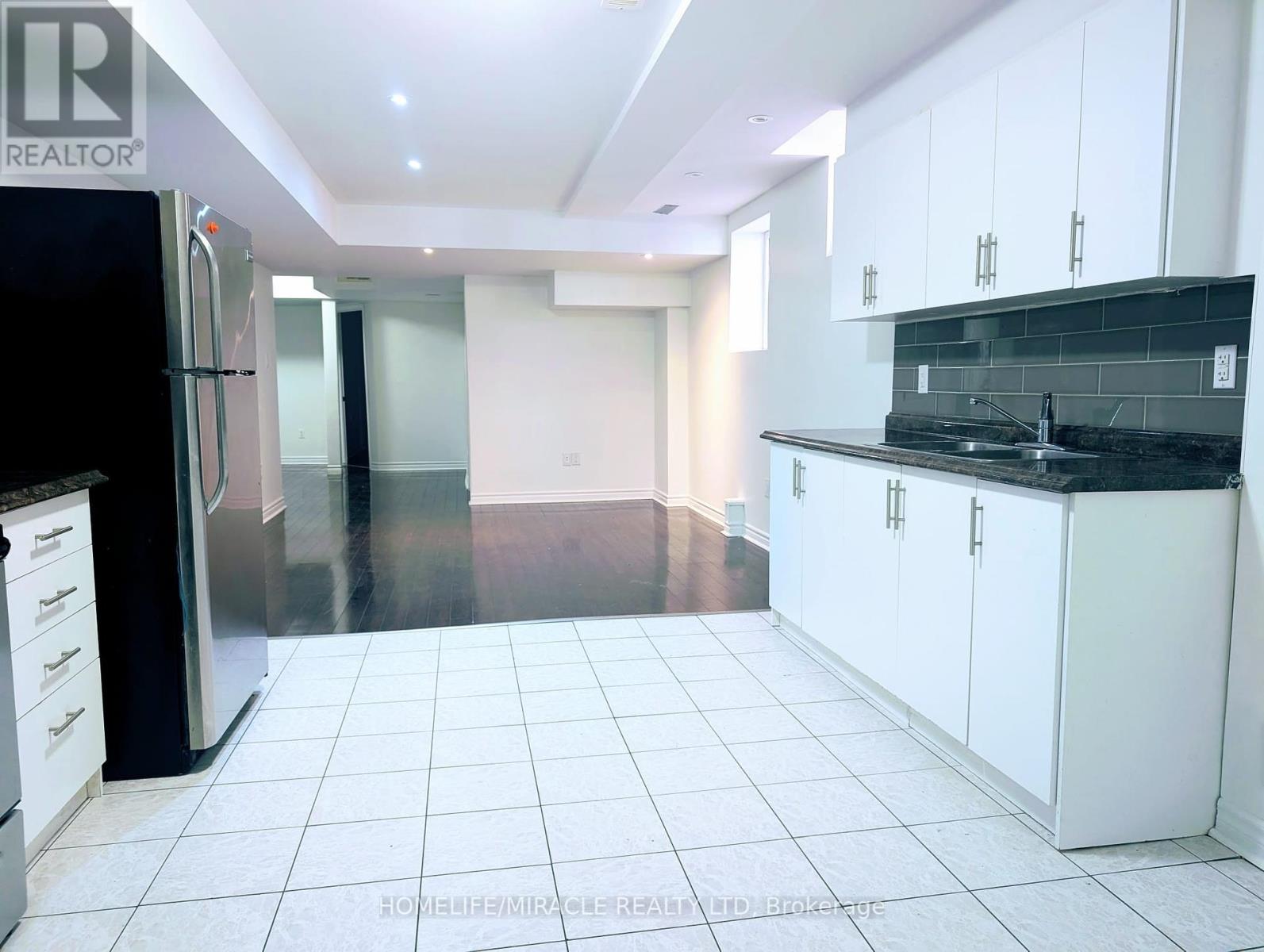 Basement - 14 Beaconcrest Road, Brampton, Ontario  L6Y 0Y8 - Photo 3 - W12419714