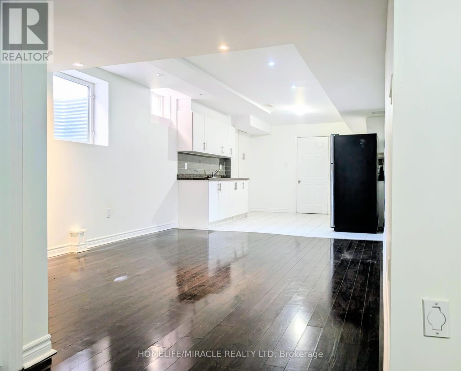 Basement - 14 Beaconcrest Road, Brampton, Ontario  L6Y 0Y8 - Photo 2 - W12419714