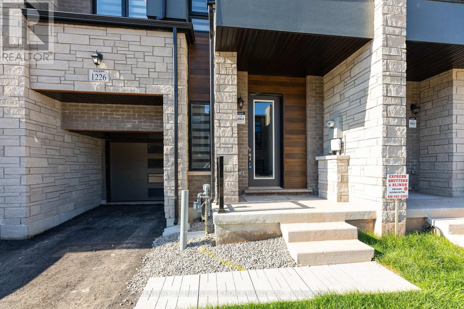 1226 Anthonia Trail E, Oakville, Ontario  L6H 7Y9 - Photo 2 - W12445139