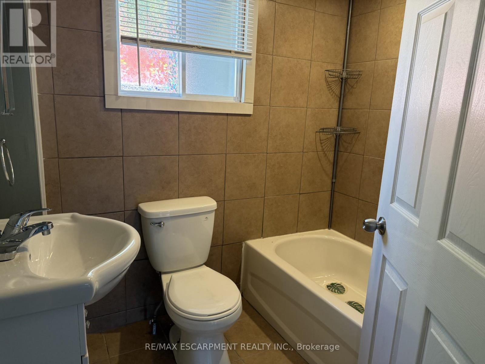 Main - 34 Welland Street, Welland, Ontario  L8M 3B8 - Photo 12 - X12446561