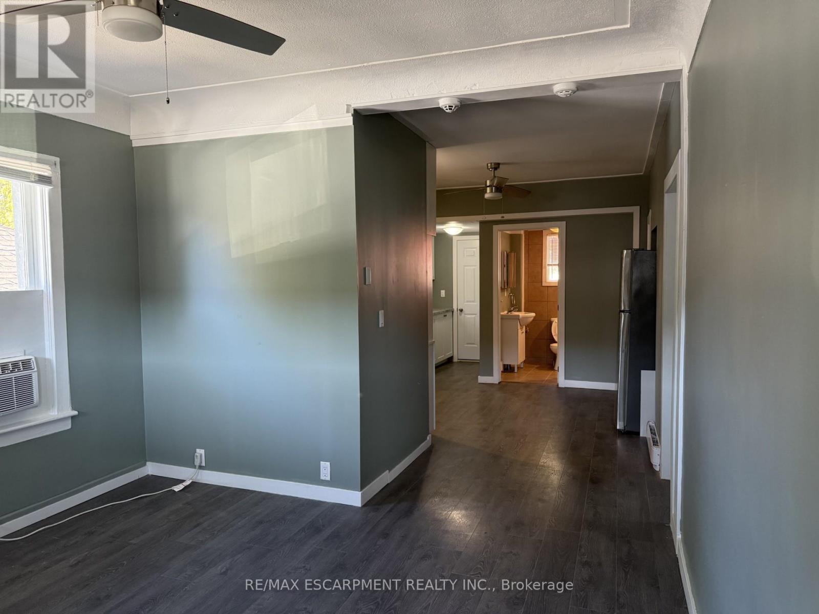 Main - 34 Welland Street, Welland, Ontario  L8M 3B8 - Photo 7 - X12446561
