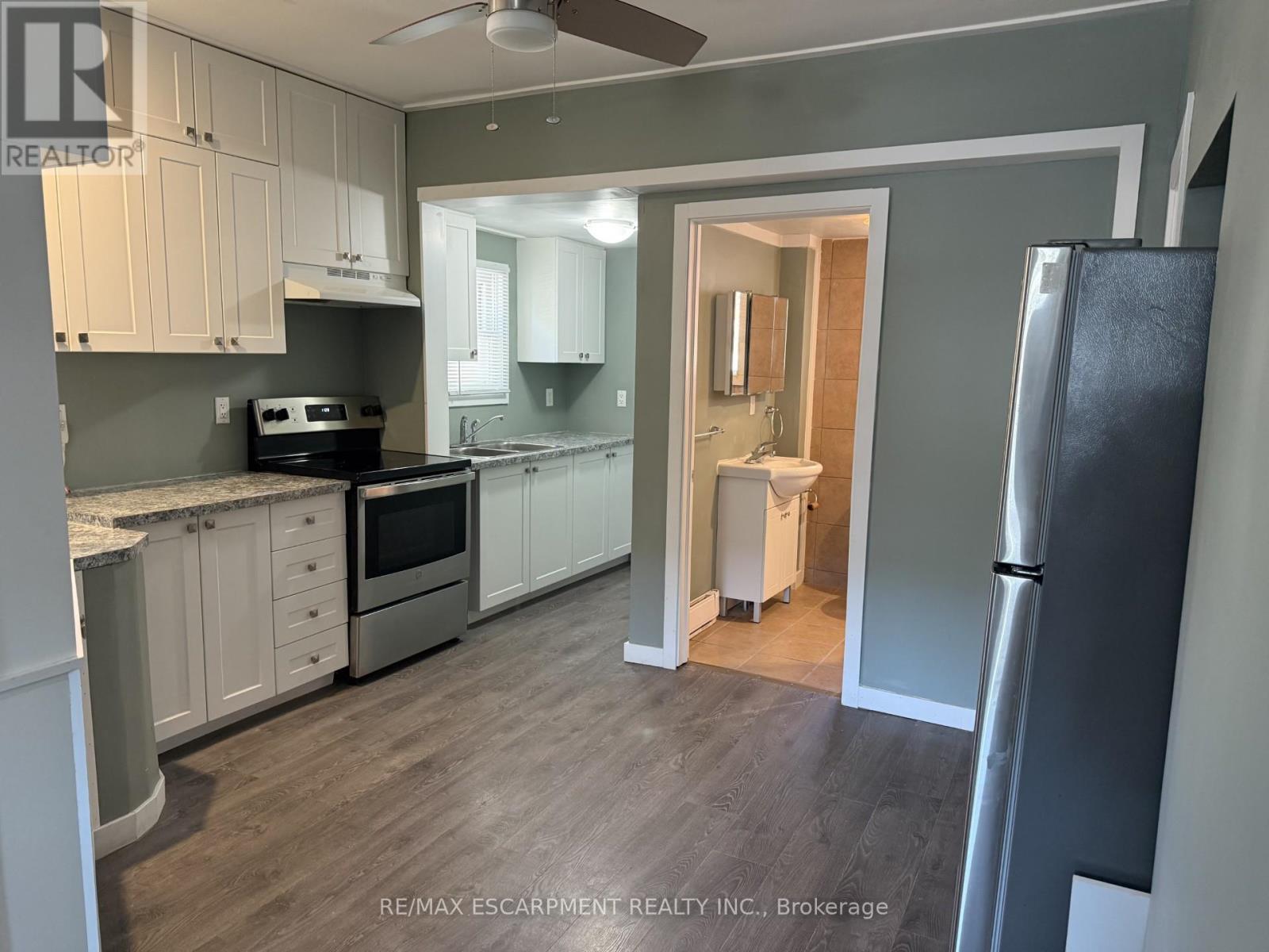 Main - 34 Welland Street, Welland, Ontario  L8M 3B8 - Photo 8 - X12446561