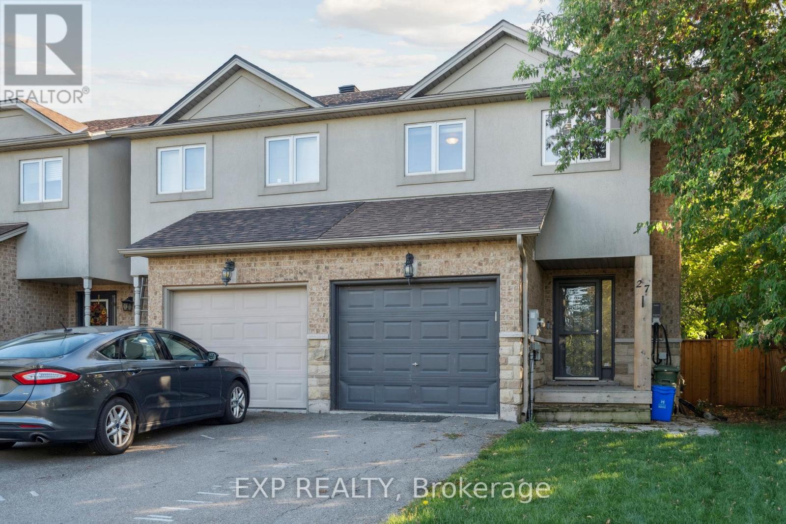 27 Pettit Street, Hamilton, Ontario  L8E 5V7 - Photo 2 - X12446572