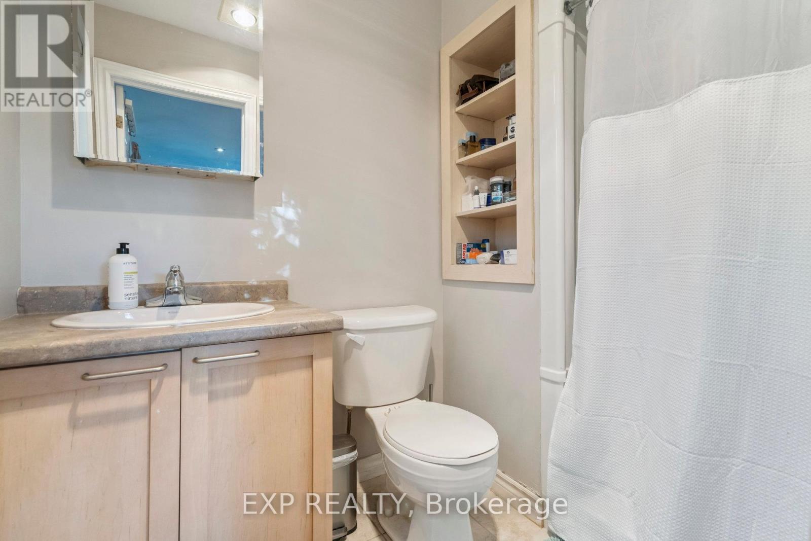 27 Pettit Street, Hamilton, Ontario  L8E 5V7 - Photo 24 - X12446572