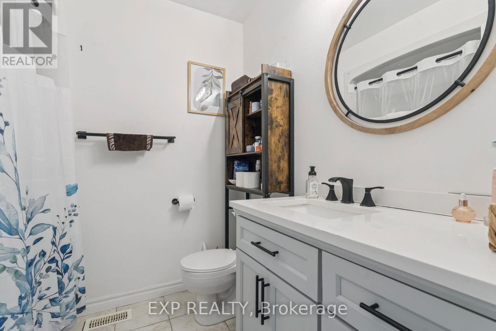 27 Pettit Street, Hamilton, Ontario  L8E 5V7 - Photo 29 - X12446572