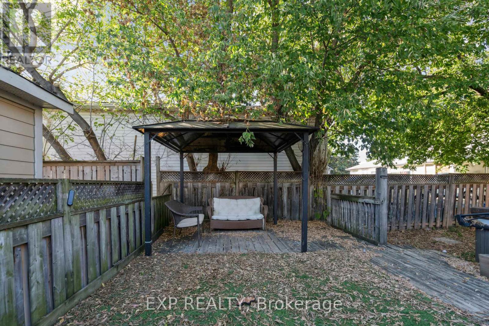 27 Pettit Street, Hamilton, Ontario  L8E 5V7 - Photo 30 - X12446572