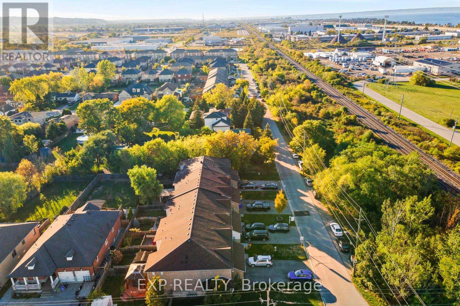 27 Pettit Street, Hamilton, Ontario  L8E 5V7 - Photo 38 - X12446572