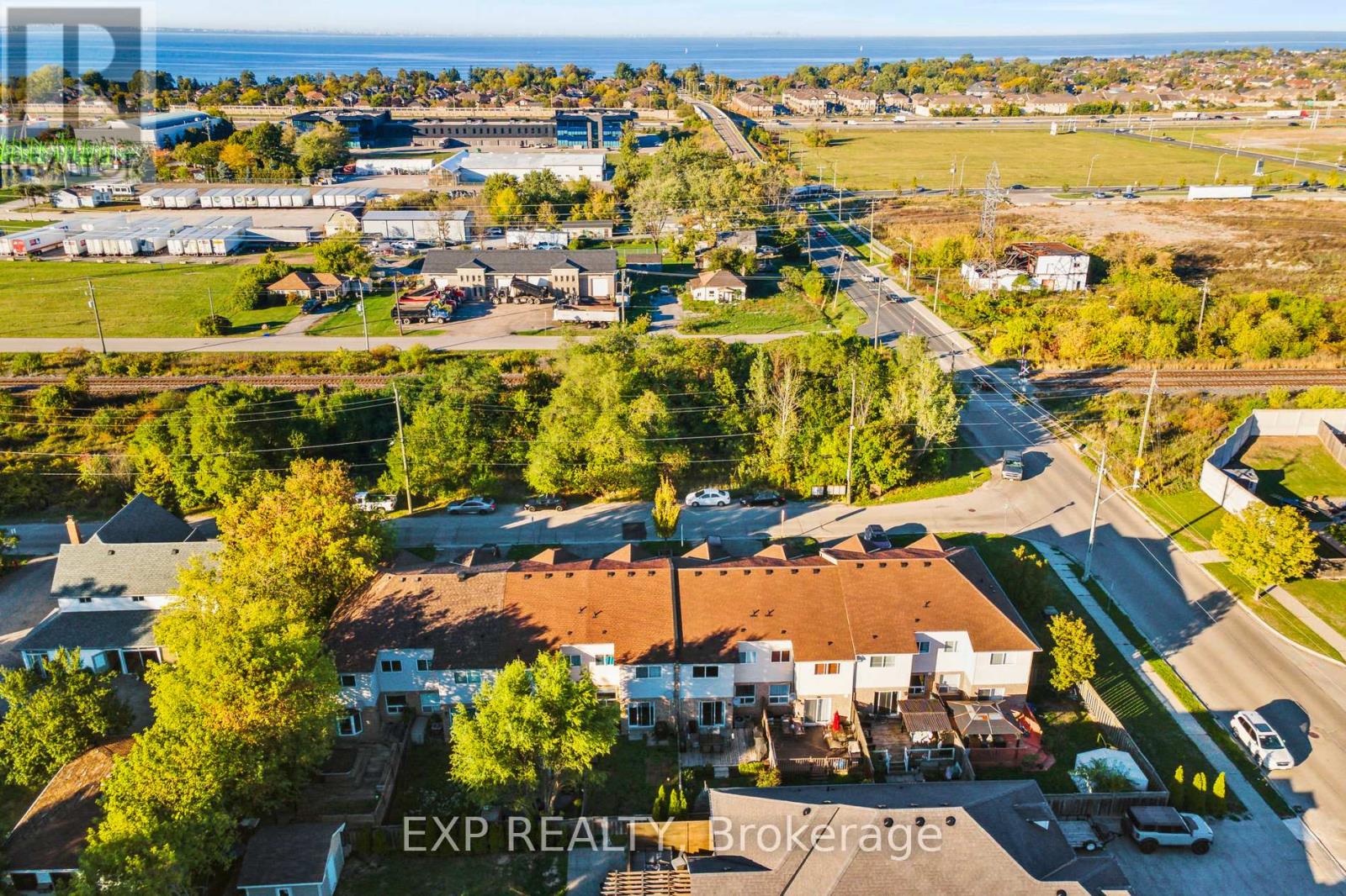 27 Pettit Street, Hamilton, Ontario  L8E 5V7 - Photo 39 - X12446572