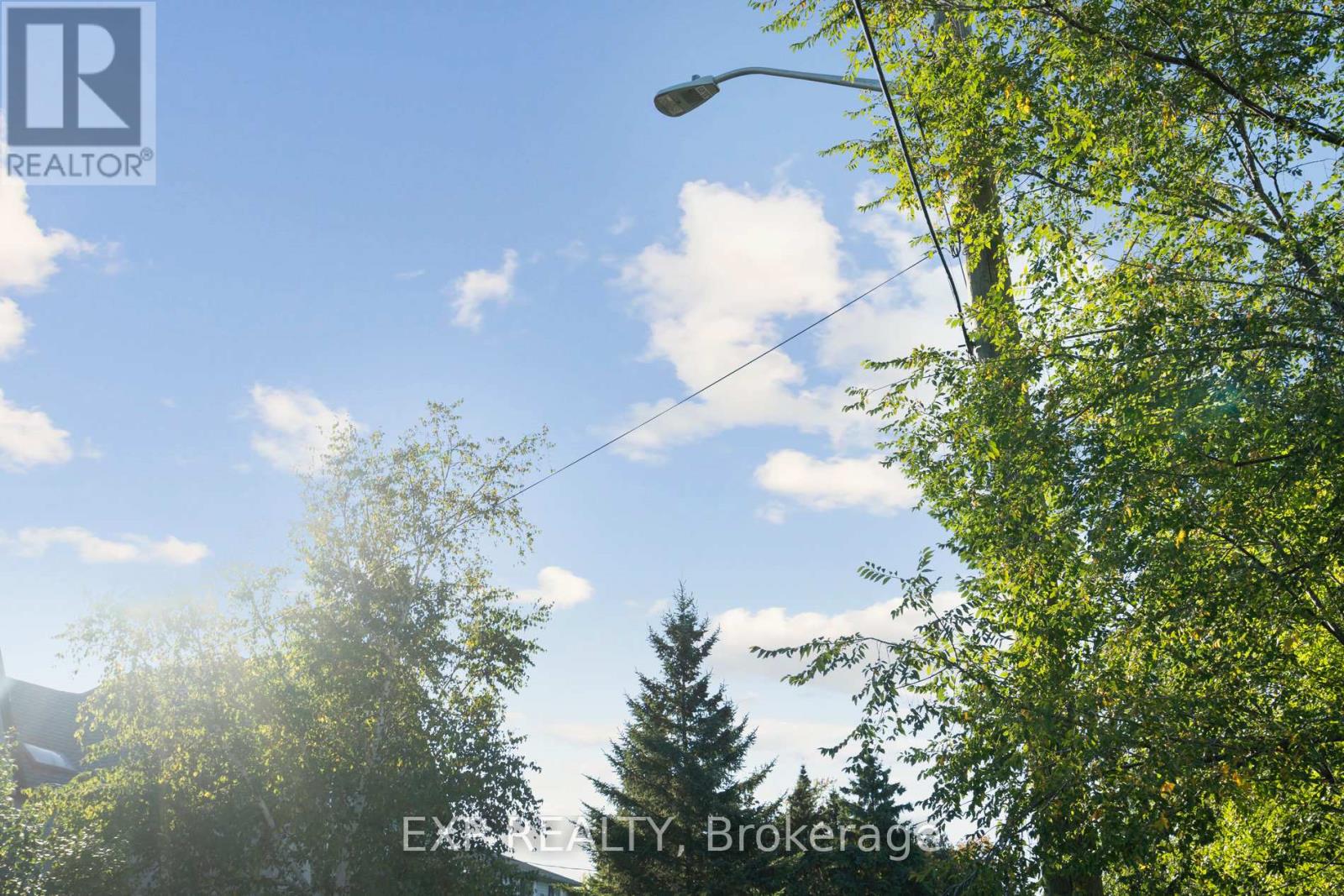 27 Pettit Street, Hamilton, Ontario  L8E 5V7 - Photo 46 - X12446572