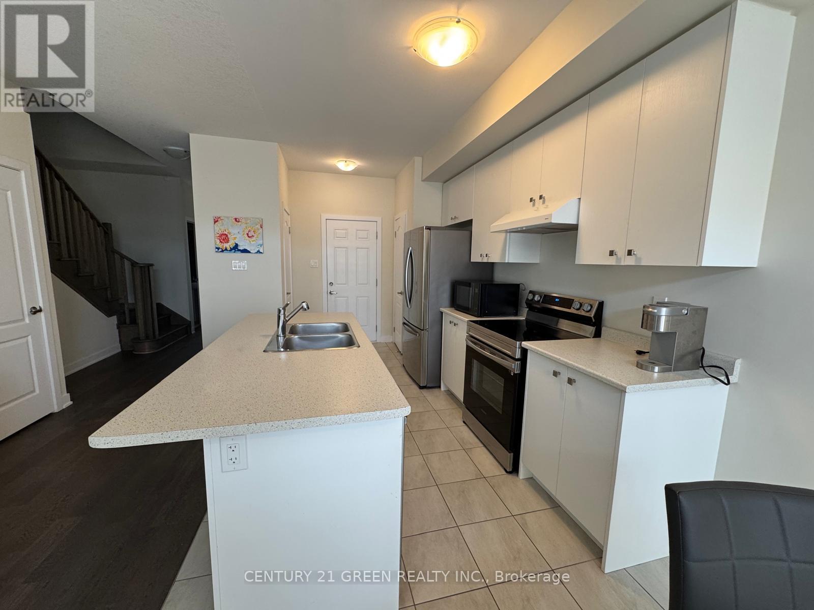 47 Rowlock Street, Welland, Ontario  L3B 0M7 - Photo 11 - X12446582