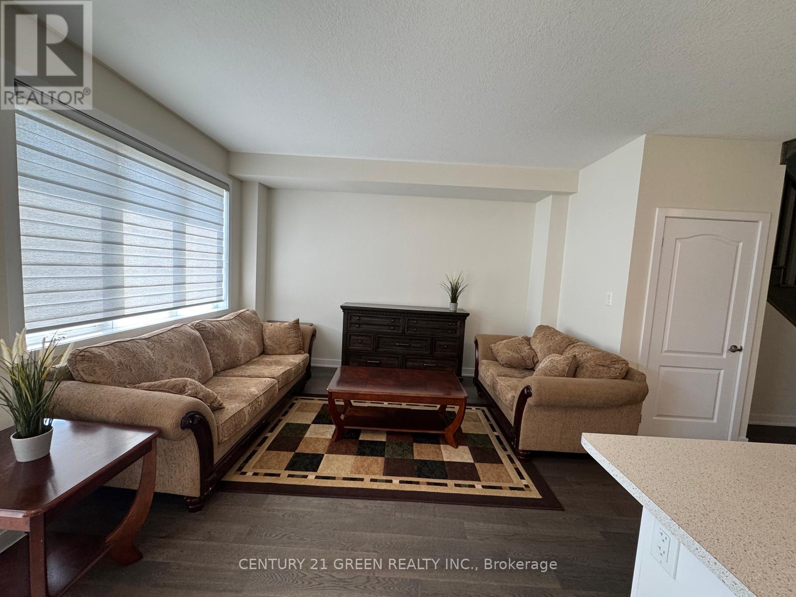 47 Rowlock Street, Welland, Ontario  L3B 0M7 - Photo 4 - X12446582