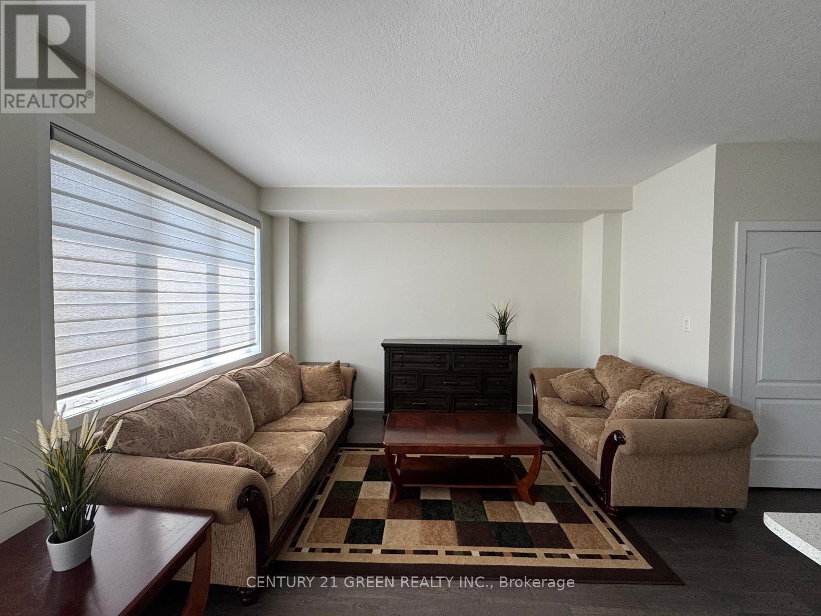 47 Rowlock Street, Welland, Ontario  L3B 0M7 - Photo 5 - X12446582