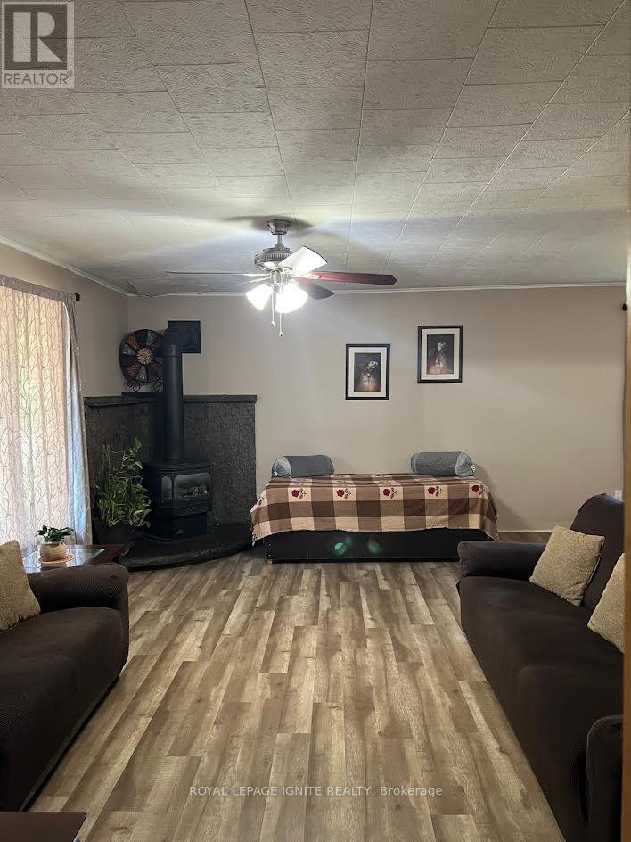 877 Berford Street, South Bruce Peninsula, Ontario  N0H 2T0 - Photo 19 - X12446592