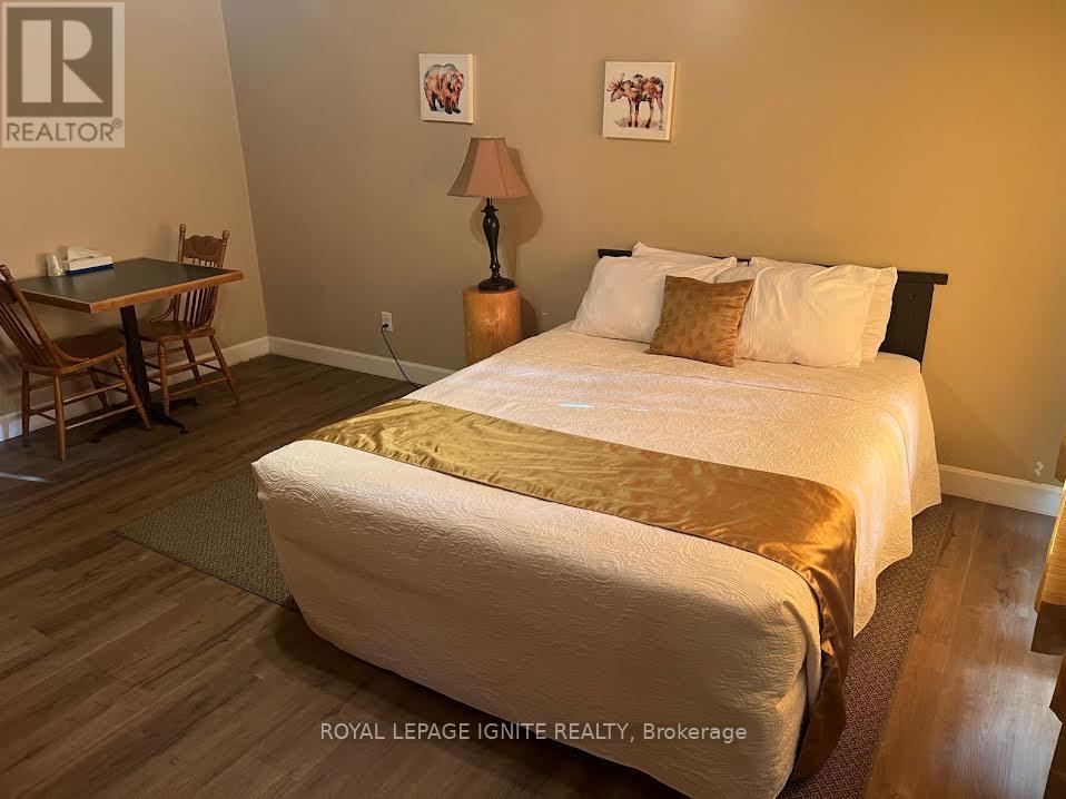 877 Berford Street, South Bruce Peninsula, Ontario  N0H 2T0 - Photo 3 - X12446592