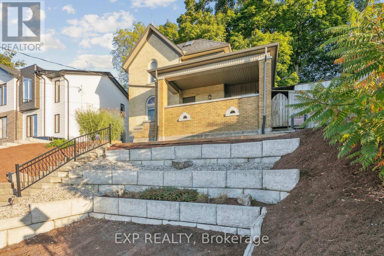 132 Queen Street W, Cambridge, Ontario  N3C 1G3 - Photo 2 - X12446615