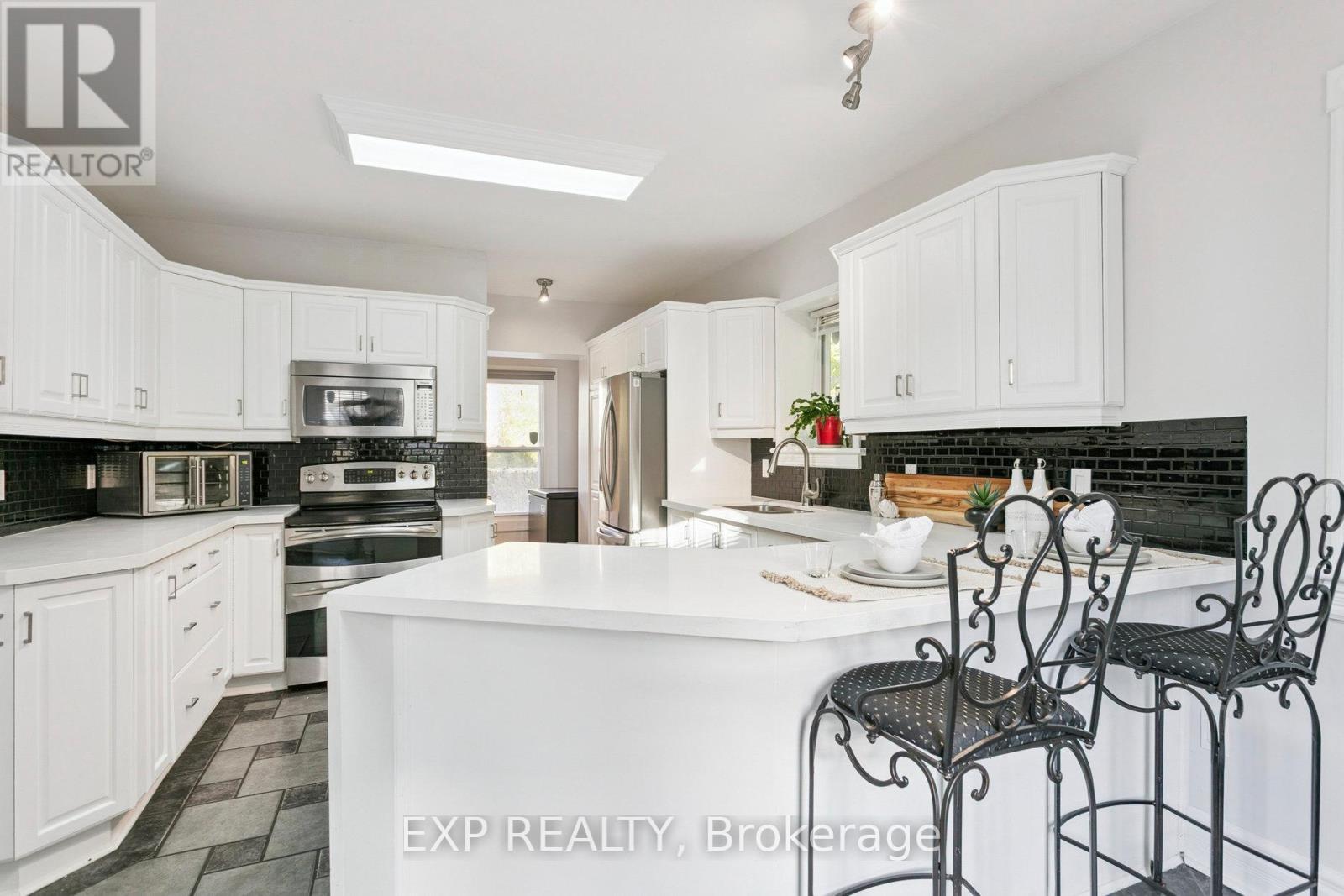 132 Queen Street W, Cambridge, Ontario  N3C 1G3 - Photo 23 - X12446615