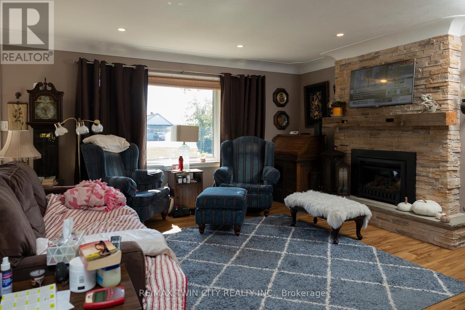 206 King Street, Brant (Burford), Ontario  N0E 1A0 - Photo 14 - X12446638