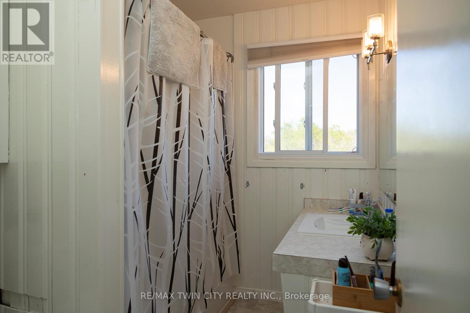 206 King Street, Brant (Burford), Ontario  N0E 1A0 - Photo 22 - X12446638